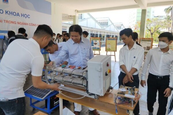 Chương trình trao đổi tài năng đổi mới sáng tạo đem đến nhiều cơ hội cho người lao động Việt Nam làm việc ngắn hạn, tại các vị trí liên quan đến đổi mới sáng tạo tại Singapore.